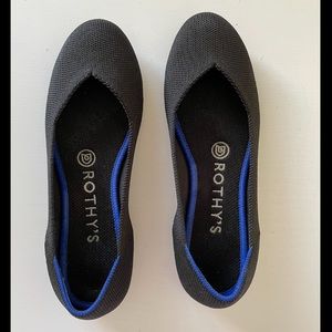 Black Rothy’s Round Toe Ballet Flats